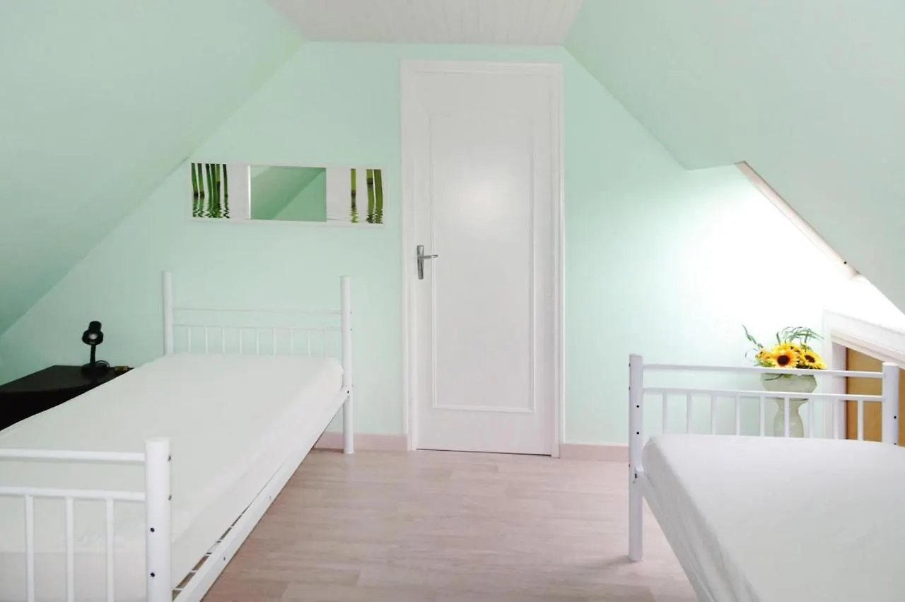 Holiday Home, Plourivo