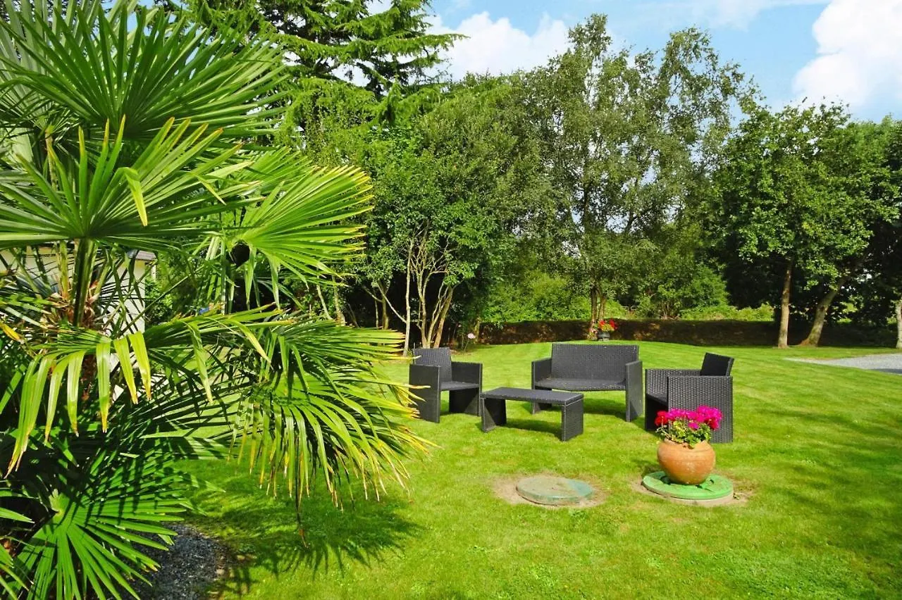 Holiday Home, Plourivo